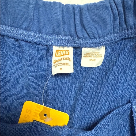 Levi’s Gold Tab Sweatshorts - Picture 4 of 5